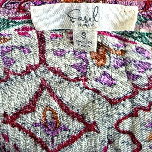 Easel Yellow and Purple Floral Flutter Sleeve Blouse Size Small - Picture 4 of 4